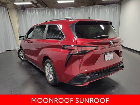 Used 2023 Toyota Sienna XSE w/ XSE Plus Package AWD/4WD image 6
