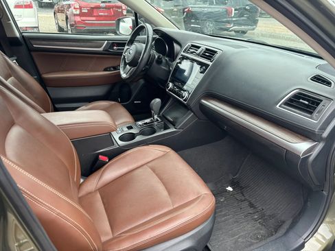 Used 2019 Subaru Outback 2.5i Touring AWD/4WD image 15
