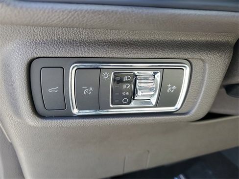 Used 2020 Lincoln Corsair Standard image 8