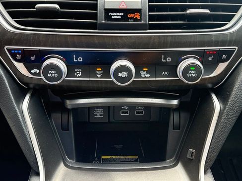 Used 2021 Honda Accord Touring image 24