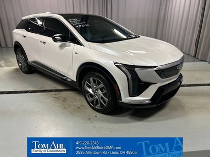 Used 2025 Cadillac Optiq Luxury 1