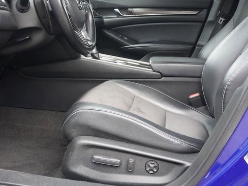 Used 2018 Honda Accord Sport image 19