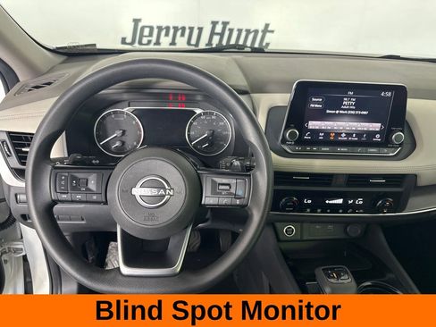 Used 2023 Nissan Rogue SV FWD image 12