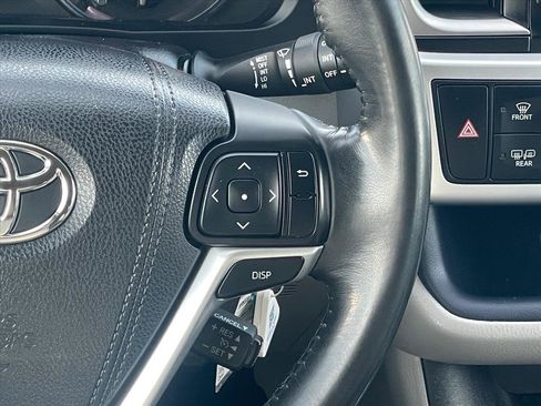 Used 2015 Toyota Highlander Plus FWD image 14
