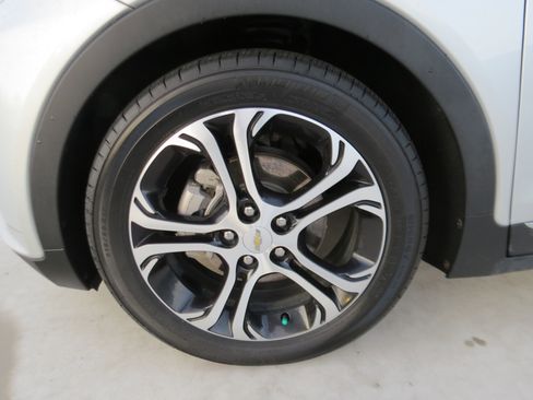 Used 2021 Chevrolet Bolt Premier w/ Infotainment Package image 10