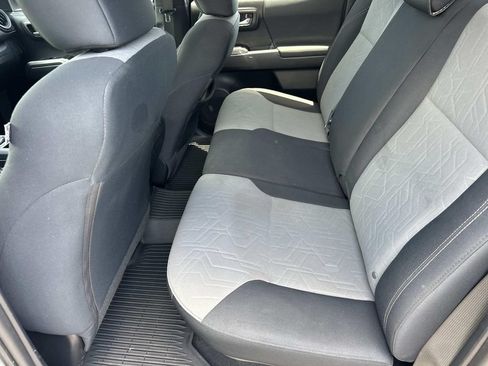 Used 2021 Toyota Tacoma TRD Off-Road AWD/4WD image 15