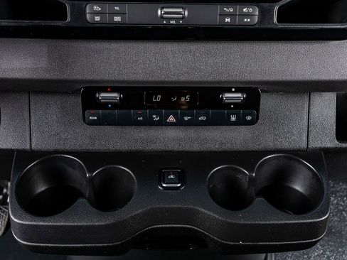 Used 2024 Mercedes-Benz Sprinter 3500 image 25