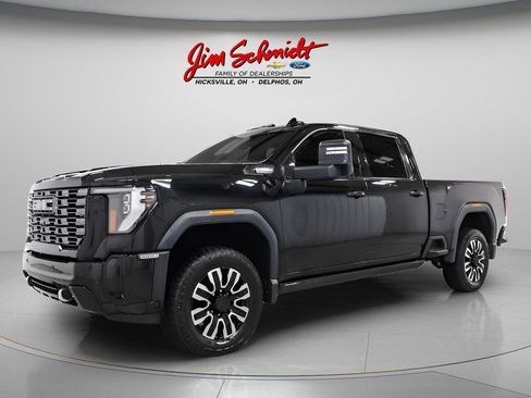 Used 2025 GMC Sierra 2500 Denali Ultimate AWD/4WD image 3