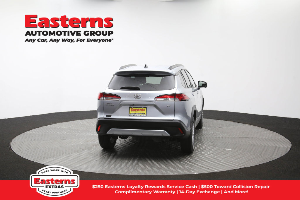 Used 2025 Toyota Corolla Cross LE FWD image 37