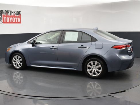 Used 2025 Toyota Corolla LE FWD image 2