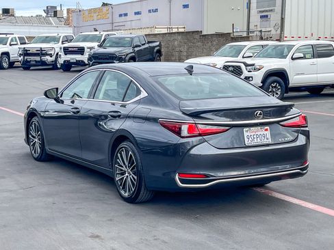 Certified 2025 Lexus ES 300h w/ Premium Package image 2