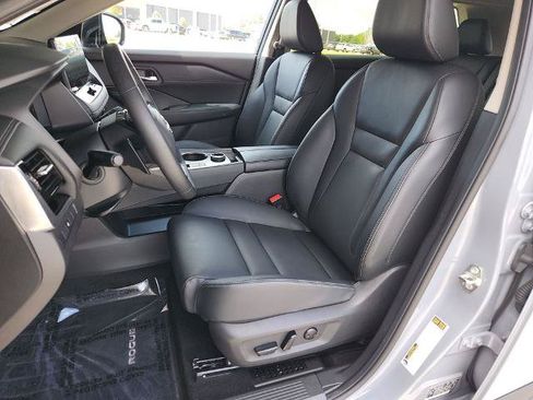 Certified 2025 Nissan Rogue SL AWD/4WD image 13