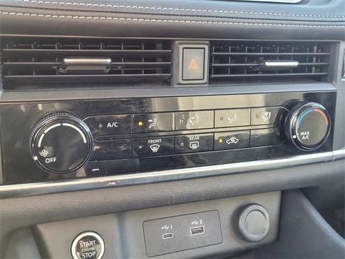 Used 2021 Nissan Rogue S image 19