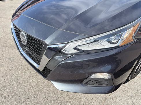 Used 2022 Nissan Altima 2.5 SV FWD image 4