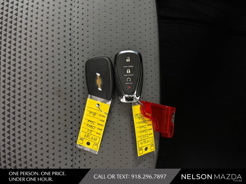 Used 2024 Chevrolet Trax LT w/ LT Convenience Package FWD image 44