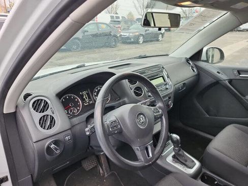 Used 2014 Volkswagen Tiguan S image 10