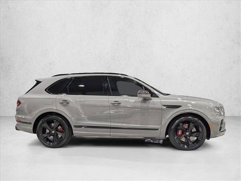 Used 2023 Bentley Bentayga image 4