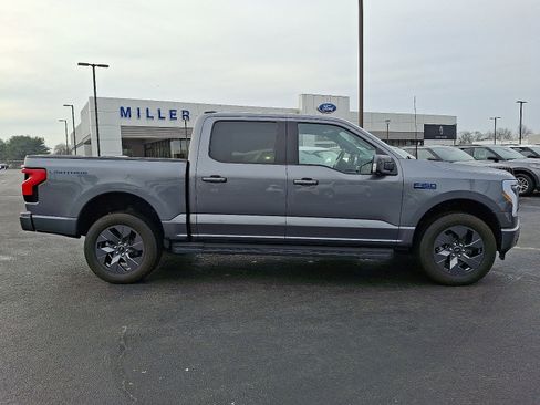 Used 2024 Ford F150 Lightning Lariat image 7