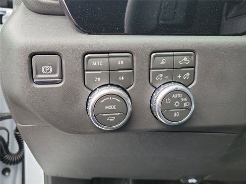 New 2026 GMC Sierra 1500 SLT AWD/4WD image 22