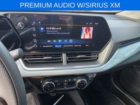 Certified 2025 Chevrolet Trax LT image 16