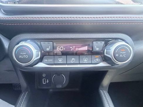 Certified 2019 Nissan Kicks SR w/ SR Premium Package FWD image 14