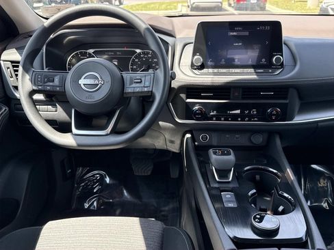 Used 2023 Nissan Rogue SV AWD/4WD image 8