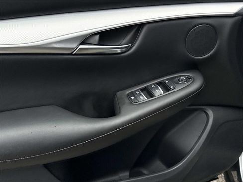 Used 2020 INFINITI QX50 Luxe w/ Navigation Package image 16