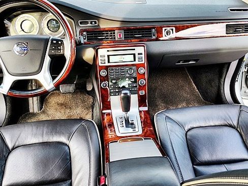 Used 2010 Volvo S80 V8 image 14