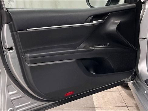 Certified 2023 Toyota Camry SE image 9