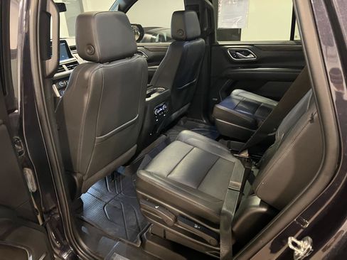 Used 2022 Chevrolet Tahoe Z71 w/ Luxury Package AWD/4WD image 28