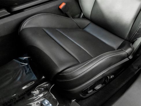 Used 2025 Porsche Taycan Turbo w/ Premium Package image 21