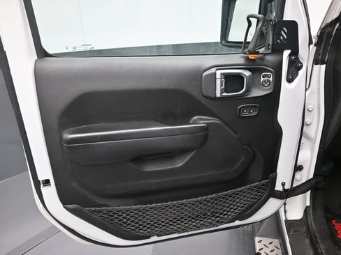Used 2023 Jeep Gladiator Sport AWD/4WD image 13
