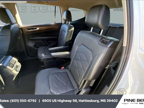 Used 2024 Volkswagen Atlas SE image 19