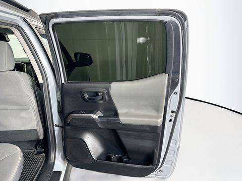 Used 2019 Toyota Tacoma SR5 image 27