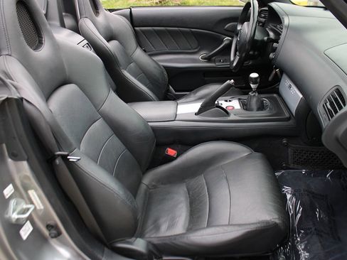 Used 2004 Honda S2000 image 27