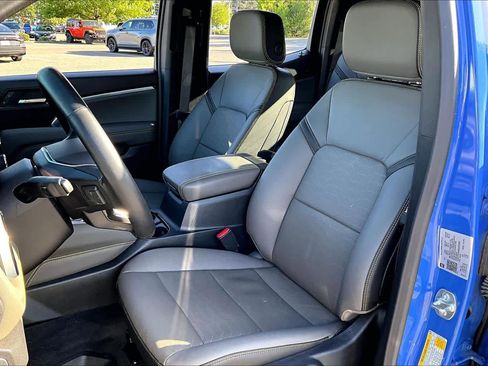 Used 2025 Chevrolet Colorado ZR2 AWD/4WD image 7