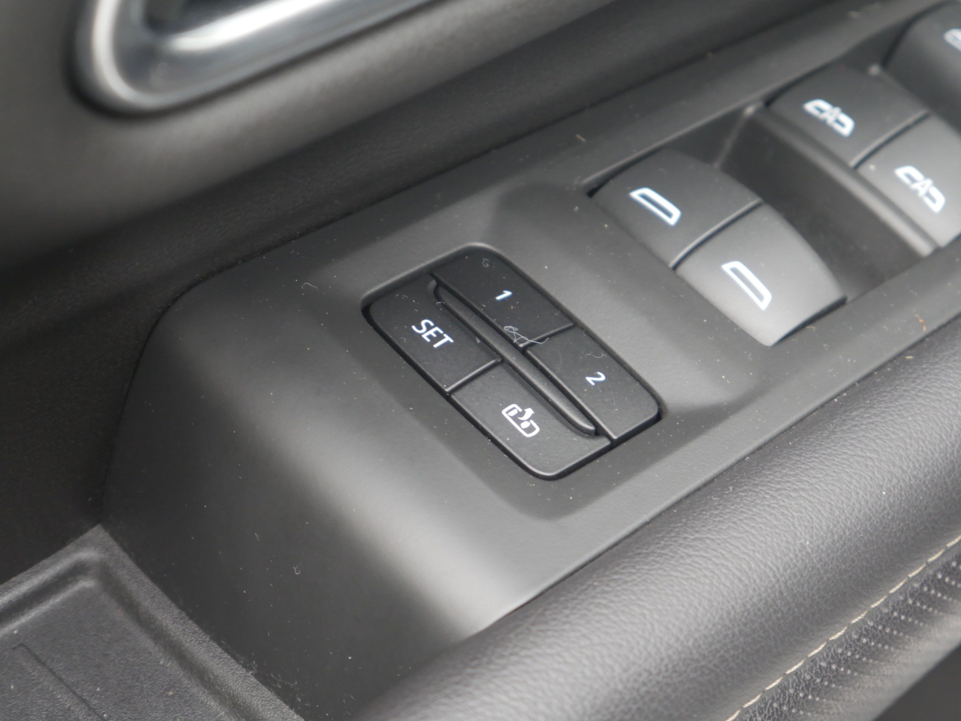 Used 2021 GMC Yukon SLT w/ Rear Media and Nav Package AWD/4WD image 43