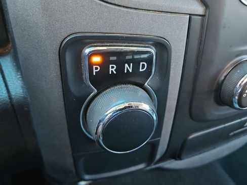 Used 2018 RAM 1500 Express RWD image 17