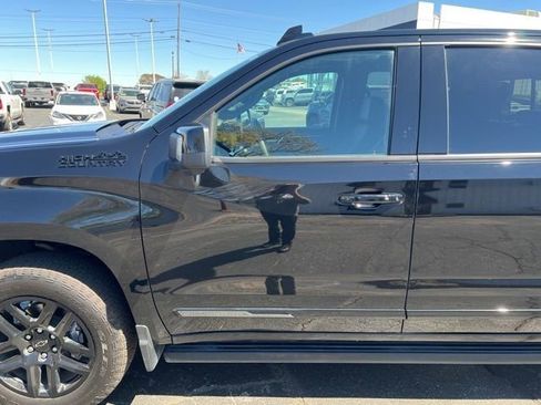 Used 2024 Chevrolet Silverado 1500 High Country w/ Midnight Edition image 12