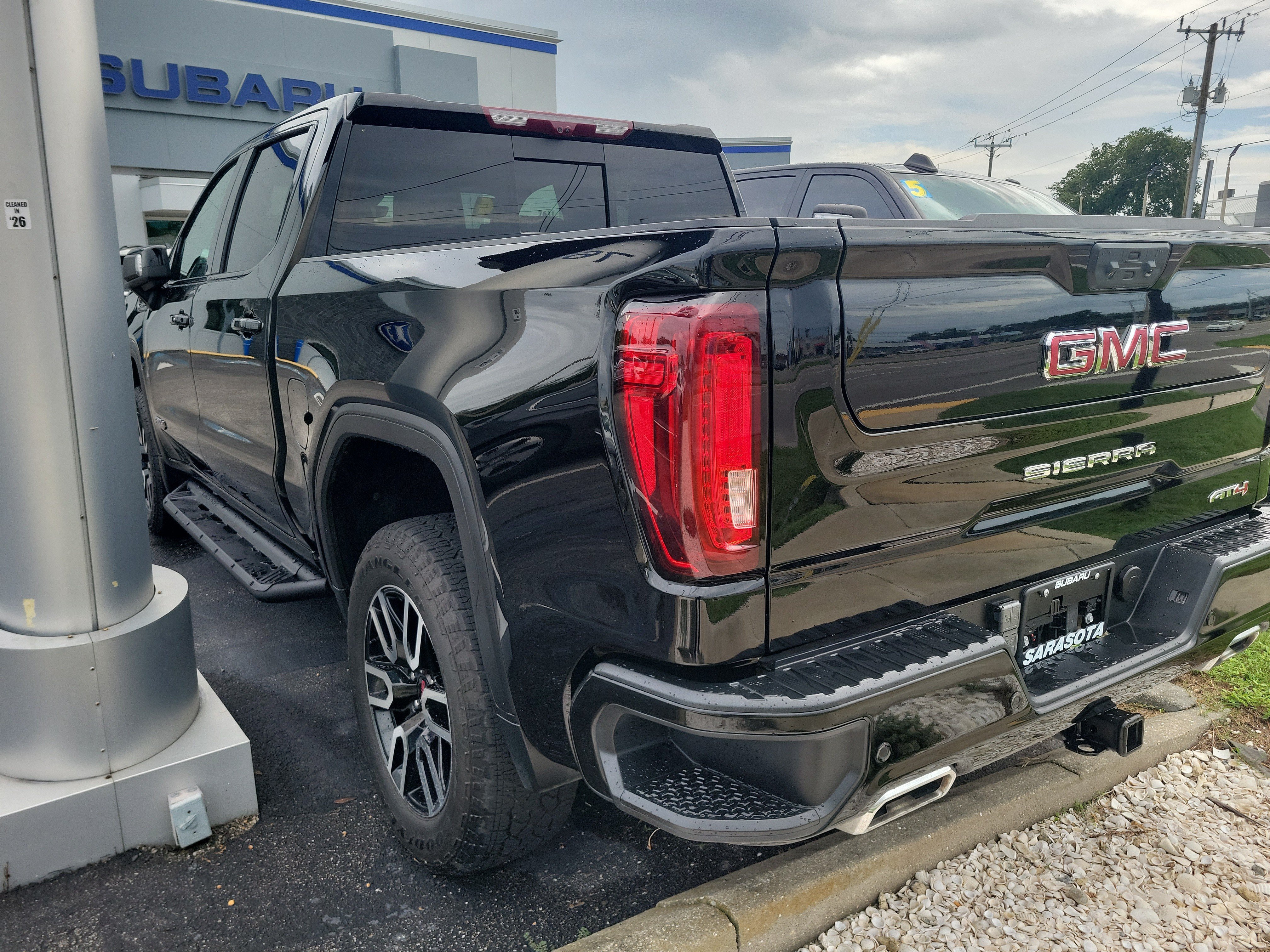 Used 2024 GMC Sierra 1500 AT4 w/ Technology Package AWD/4WD image 7