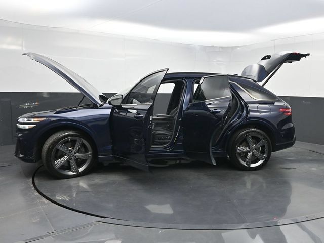 Used 2022 Genesis GV70 3.5T Sport w/ Sport Prestige Package AWD/4WD image 46