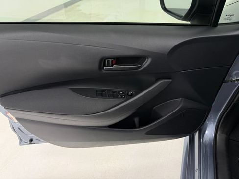 Used 2025 Toyota Corolla LE FWD image 29