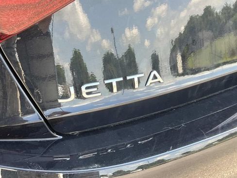 Used 2024 Volkswagen Jetta SE FWD image 8