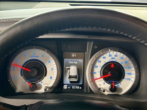 Used 2015 Toyota Sienna SE w/ SE Preferred Package FWD image 14