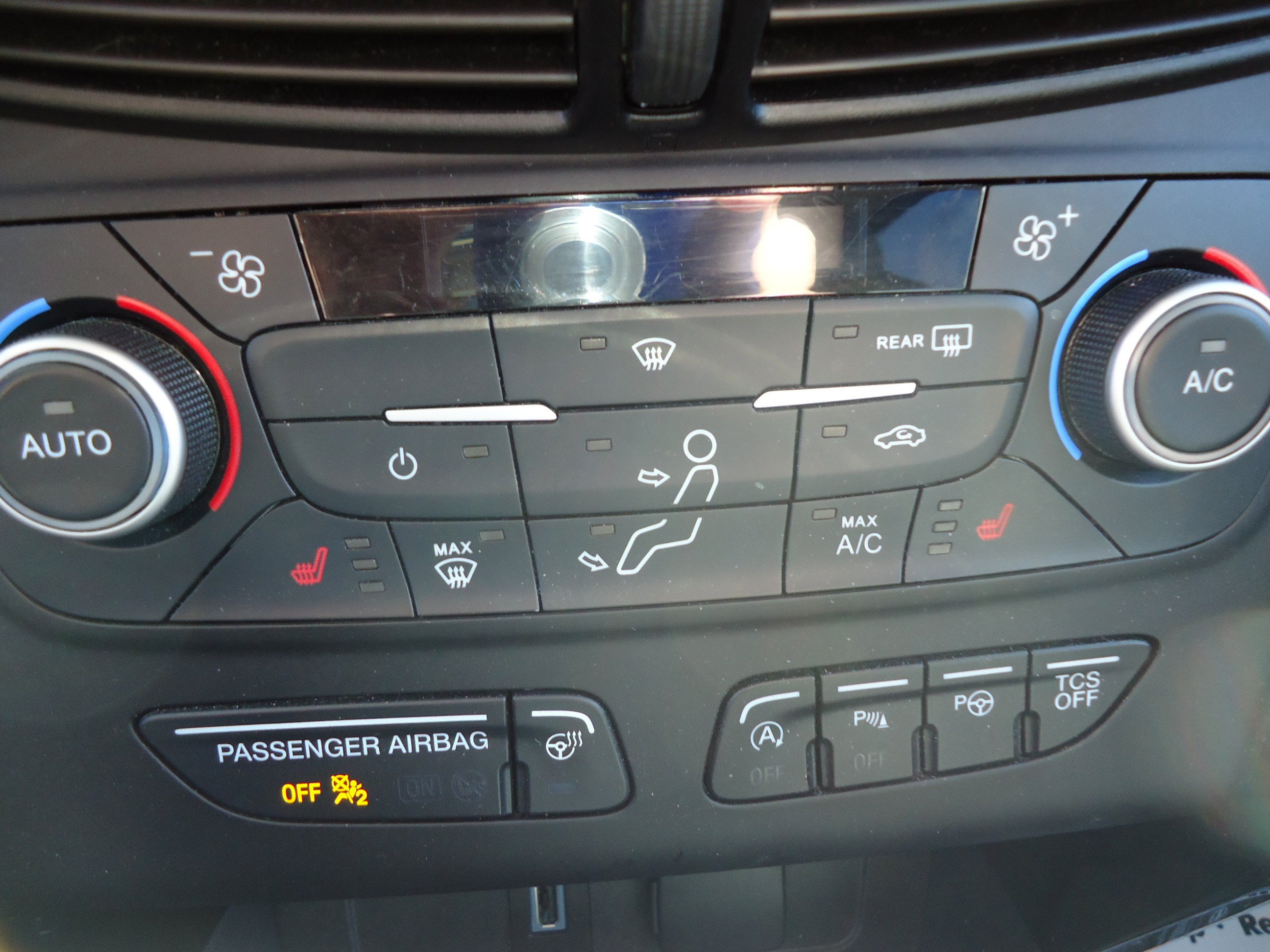 Used 2019 Ford Escape Titanium AWD/4WD image 20