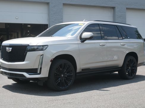 Used 2021 Cadillac Escalade Sport w/ Driver Assist Tech Package AWD/4WD image 5