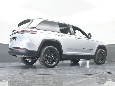 New 2025 Jeep Grand Cherokee Altitude RWD image 54
