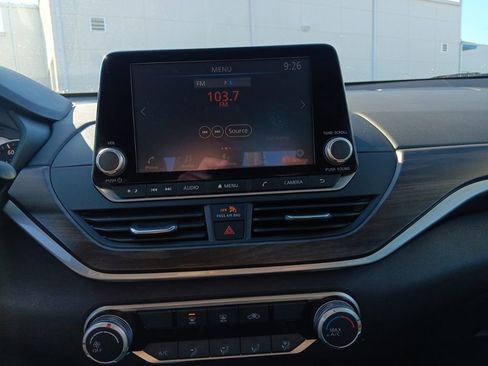 Used 2024 Nissan Altima 2.5 SV image 18