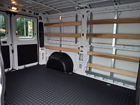 Used 2025 RAM ProMaster 2500 w/ U-Haul Equipment Group FWD image 20