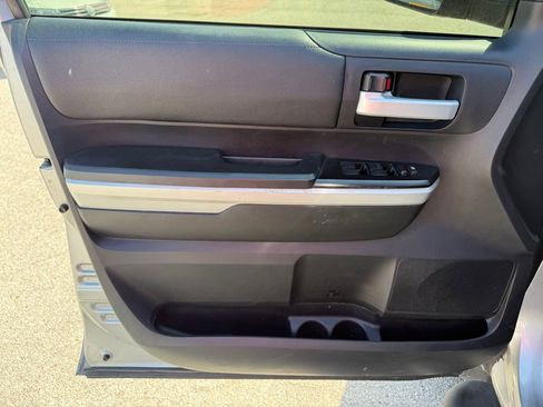 Used 2016 Toyota Tundra SR5 w/ SR5 Upgrade Package RWD image 17